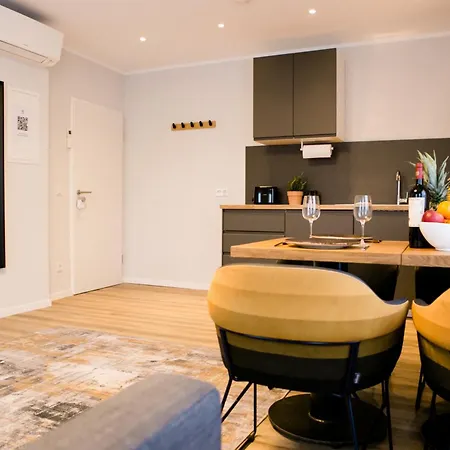 Apartment Bonquartier - Lux #2 Moderne, Stilvolle Mit Voll Ausgestatteter Kueche, Klimaanlage Und Parkplatz