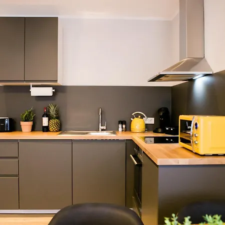 Bonquartier - Lux #2 Moderne, Stilvolle Mit Voll Ausgestatteter Küche, Klimaanlage Und Parkplatz Apartment