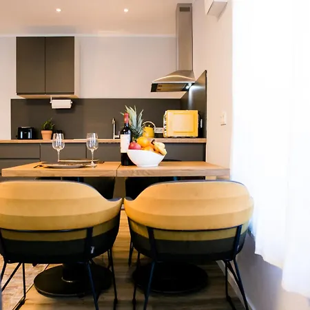 Apartment Bonquartier - Lux #2 Moderne, Stilvolle Mit Voll Ausgestatteter Kueche, Klimaanlage Und Parkplatz
