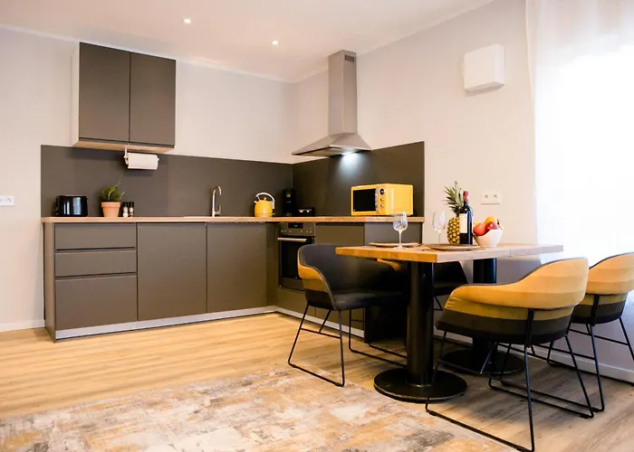 Bonquartier - Lux #2 Moderne, Stilvolle Mit Voll Ausgestatteter Kueche, Klimaanlage Und Parkplatz Sankt Augustin